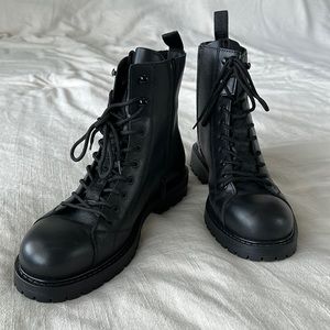 Absolutely new HUGO mens boots